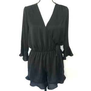 Lulu’s Black Faux Wrap Romper Size Small